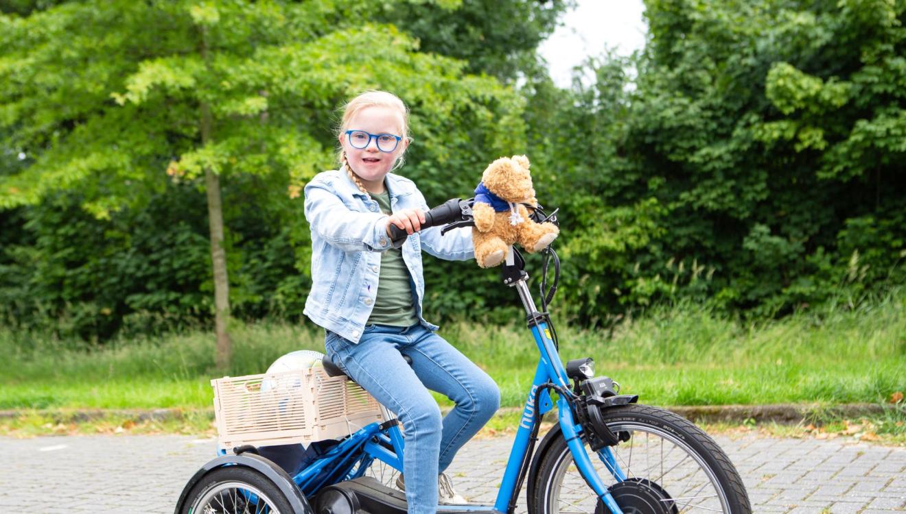 Lotte op de fiets