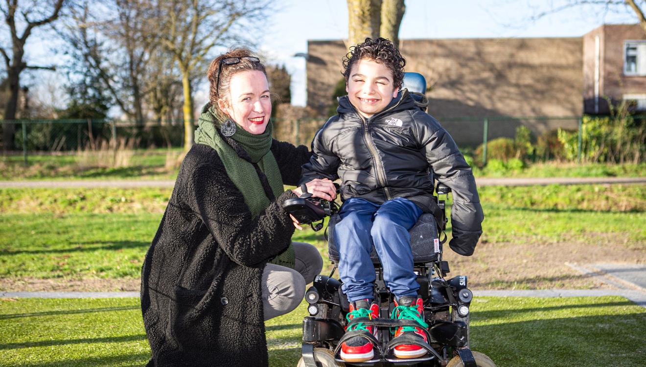 Marlinde samen met haar zoon Ira