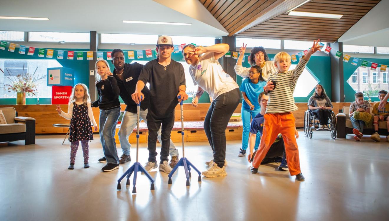 Kinderen met een handicap dansen samen