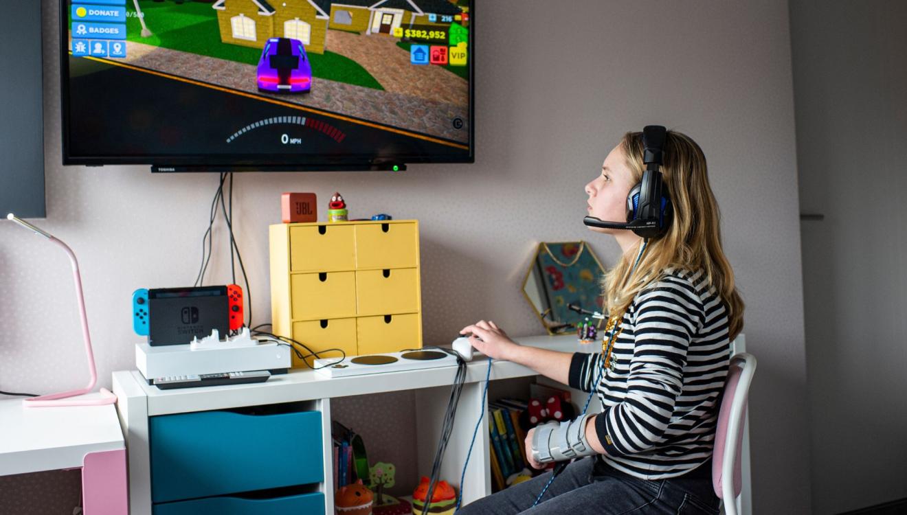Tatum aan het gamen
