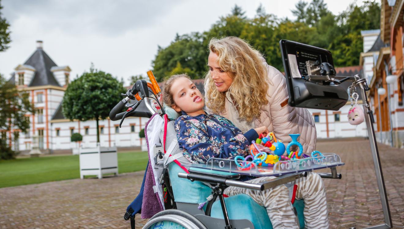 Nova samen met haar moeder Alja bij Paleis het Loo