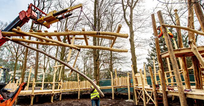 Bouw aan nieuwe speelplek Speelbos Nest! in de Efteling