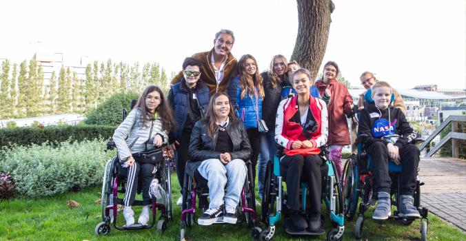 Kinderen uit de Kinderraad en Tako Rietveld tijdens de eventdag in Madurodam