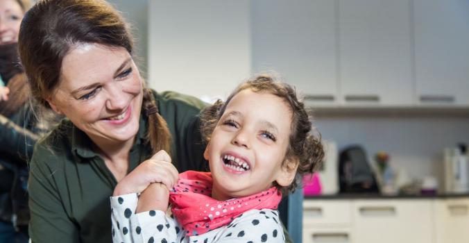 Esther de Bruijn samen met haar nichtje Liz