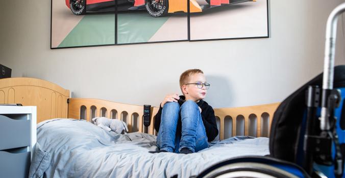 Luuk op zijn bed