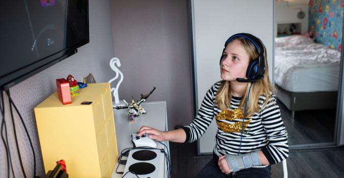 Tatum aan het gamen