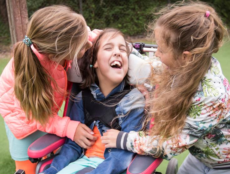 Elin en twee vriendinnetjes aan het spelen