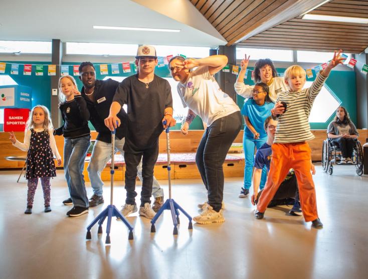 Kinderen met en zonder handicap tijdens de cursus Samen Dansen