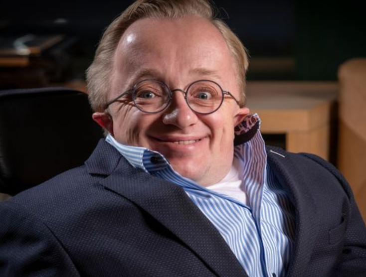 Rick Brink met een glimlach op zijn gezicht